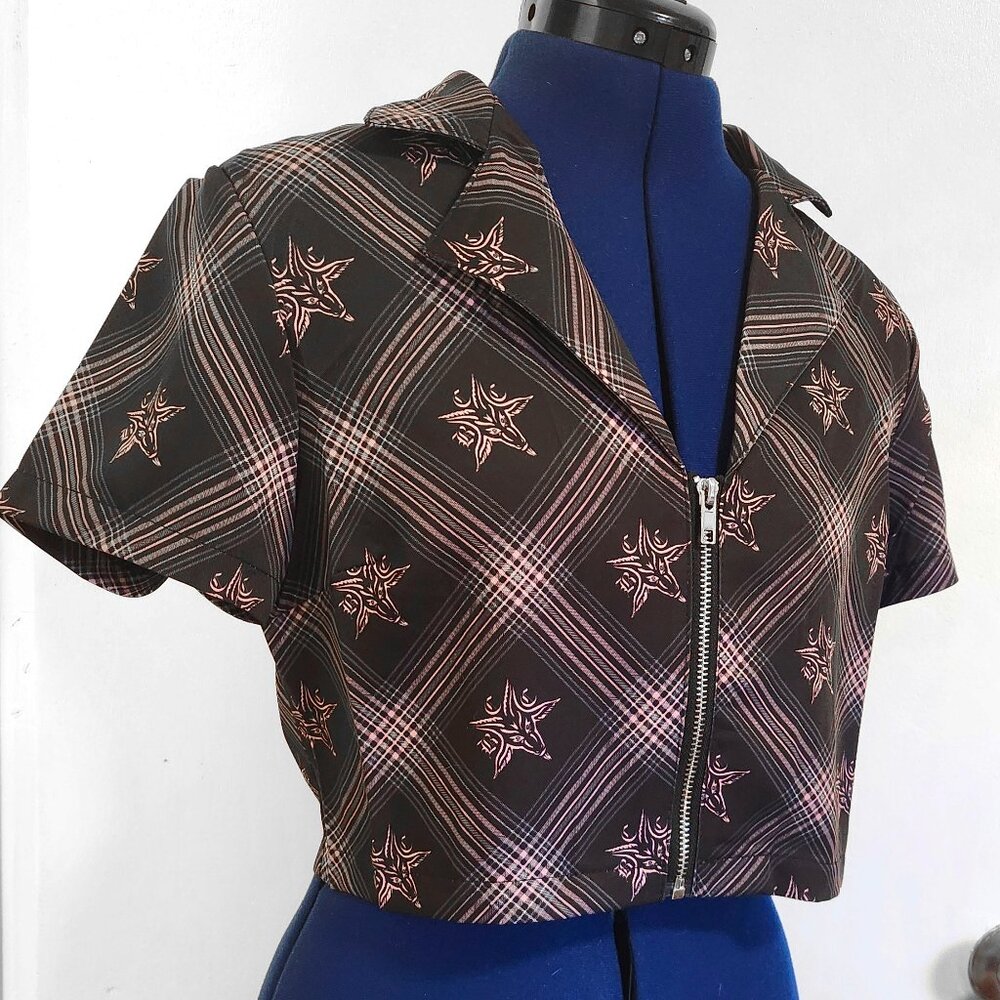 Black & pink plaid zip-up collared crop top size Medium
